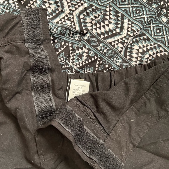 NWT Swim shorts, Swimsuits for All, black, size 20. Secure, Velcro closure. - Picture 6 of 6